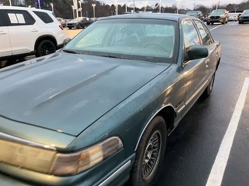 Used 1995 Ford Crown Victoria LX image 10