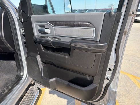 Used 2022 RAM 2500 Big Horn AWD/4WD image 29