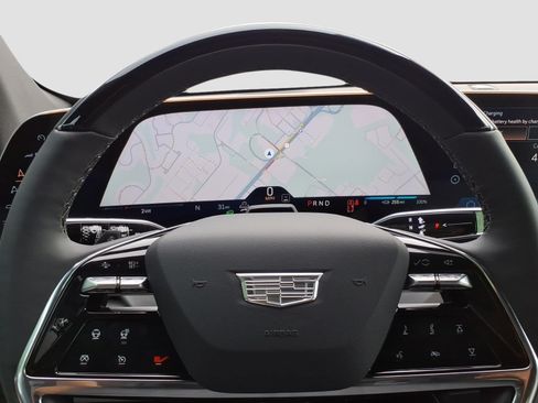 New 2027 Cadillac Vistiq Luxury w/ LPO, Floor Liner Package AWD/4WD image 15