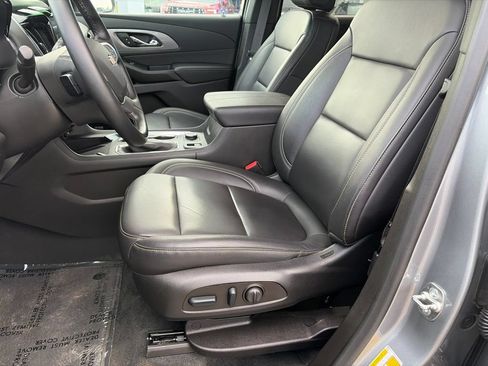 Used 2023 Chevrolet Traverse LT w/ LT Premium Package AWD/4WD image 9