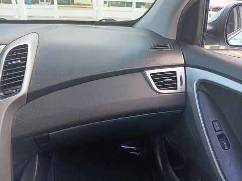 Used 2015 Hyundai Elantra GT w/ Option Group 02 FWD image 17