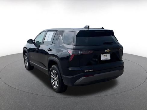 Used 2025 Chevrolet Equinox LT FWD image 12