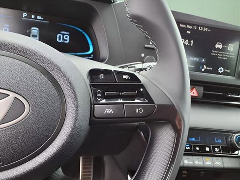 New 2025 Hyundai Elantra Sport image 13