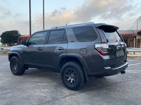 Used 2018 Toyota 4Runner SR5 RWD image 6