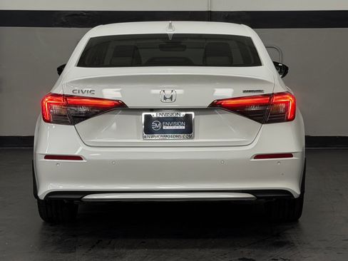 Used 2024 Honda Civic Touring image 10