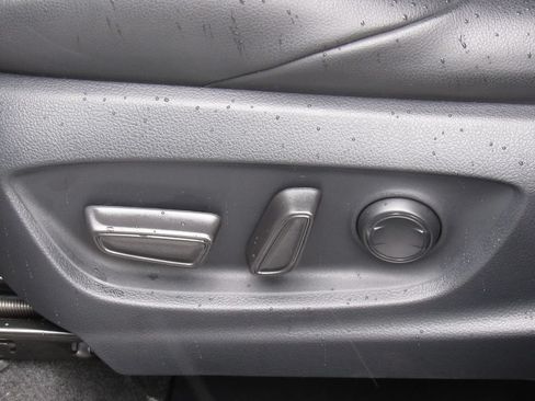 Used 2024 Toyota Corolla Cross AWD Hybrid w/ Convenience Package image 13