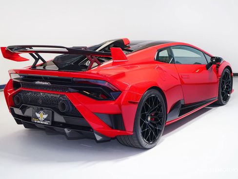 Used 2023 Lamborghini Huracan STO image 6