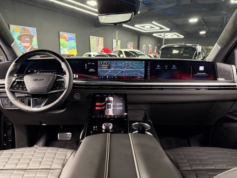 Used 2026 Cadillac Escalade ESV V AWD/4WD image 17