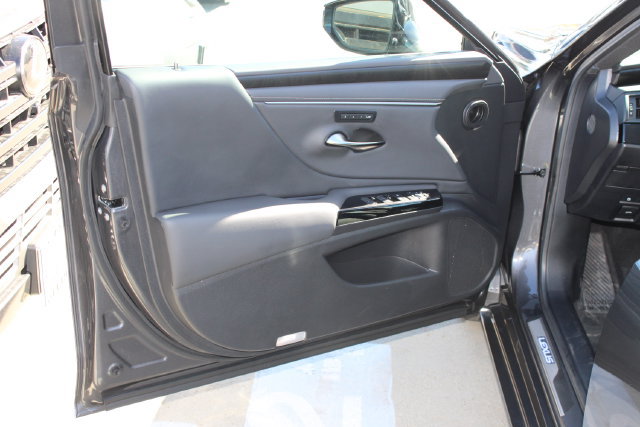Certified 2025 Lexus ES 300h w/ Premium Package FWD image 11