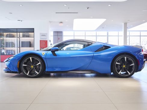 Used 2023 Ferrari SF90 Spider image 67