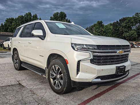 Used 2023 Chevrolet Tahoe LT w/ Luxury Package AWD/4WD image 1