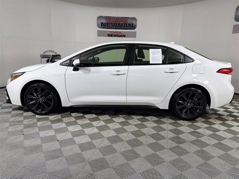 Used 2025 Toyota Corolla SE image 6