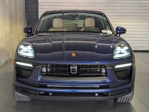 Certified 2026 Porsche Macan AWD/4WD image 11