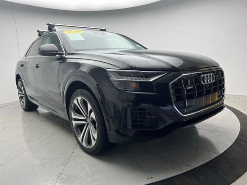 Used 2019 Audi Q8 Prestige w/ Luxury Package image 2