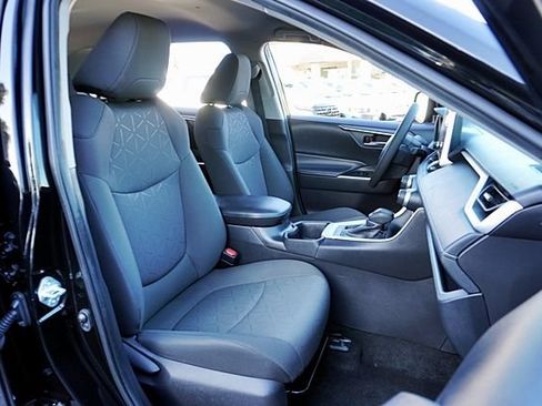 Used 2024 Toyota RAV4 XLE FWD image 13