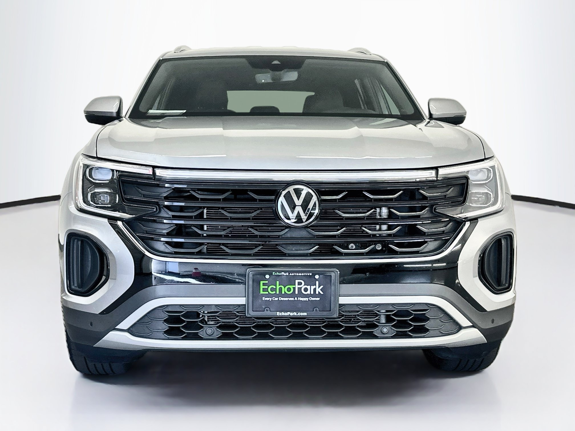 Used 2026 Volkswagen Atlas Cross Sport SE AWD/4WD image 2