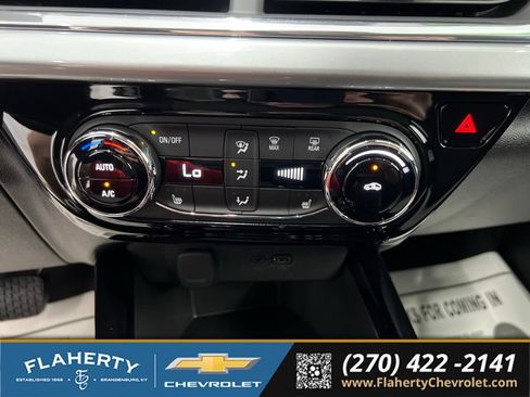 New 2026 Chevrolet Trax LT w/ LT Convenience Package FWD image 28