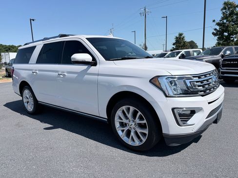 Used 2018 Ford Expedition Max Limited w/ Equipment Group 301A RWD image 2