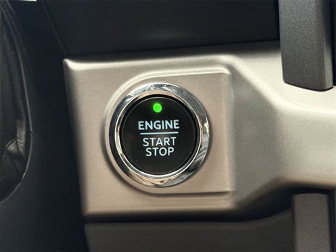 Certified 2022 Ford F150 XLT w/ Equipment Group 302A High image 22