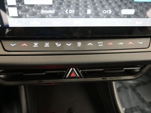 Used 2025 Dodge Charger R/T w/ Sun & Sound Package image 30