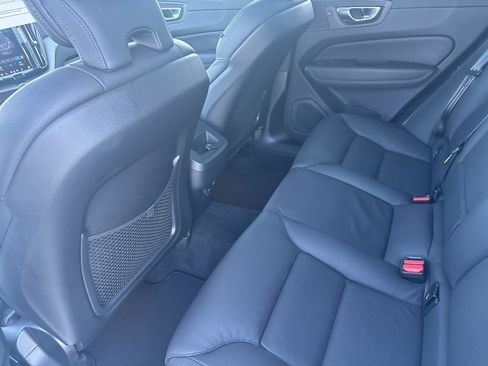 Used 2025 Volvo XC60 B5 Plus image 37