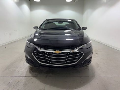 Used 2023 Chevrolet Malibu LT image 2