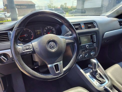 Used 2011 Volkswagen Jetta TDI FWD image 12