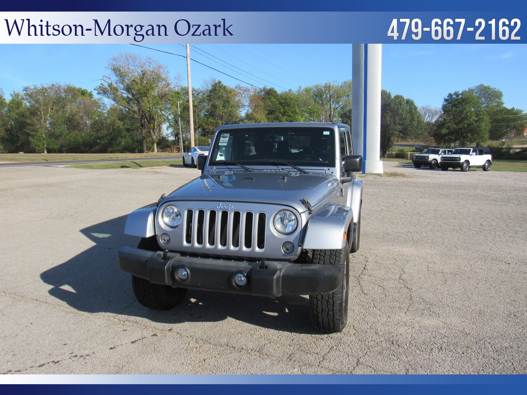Used 2016 Jeep Wrangler Sahara w/ Connectivity Group AWD/4WD image 2