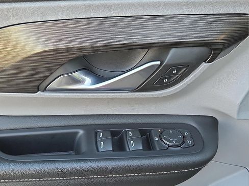 Used 2024 GMC Terrain SLE image 13