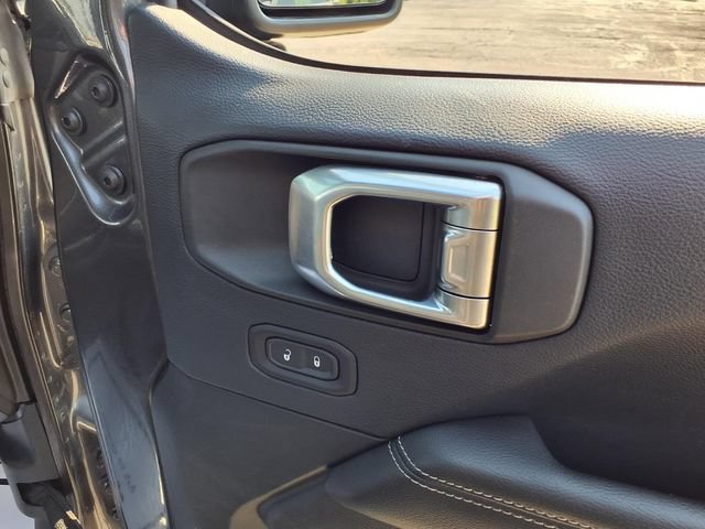 Used 2018 Jeep Wrangler Unlimited Sahara AWD/4WD image 49