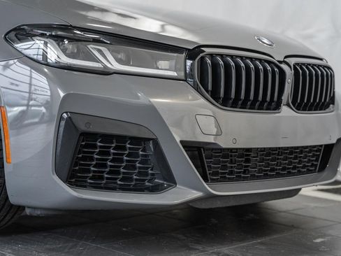 Used 2021 BMW M550i xDrive w/ Premium Package image 18