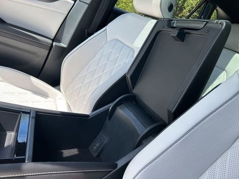 Used 2024 Volkswagen Atlas Cross Sport SEL Premium R-Line image 35