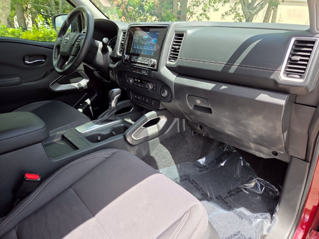 Used 2024 Nissan Frontier SV w/ SV Convenience Package RWD image 14