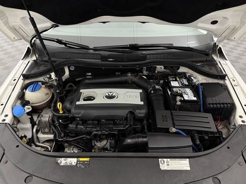 Used 2014 Volkswagen CC R-Line image 21