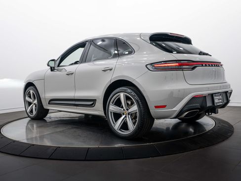 Certified 2026 Porsche Macan AWD/4WD image 3