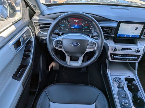 Certified 2022 Ford Explorer XLT w/ Equipment Group 202A image 17