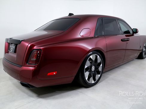 Used 2019 Rolls-Royce Phantom image 2