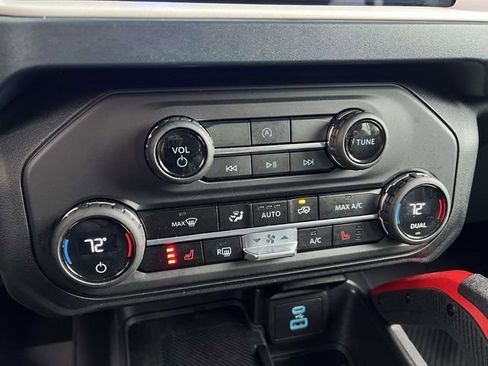 Certified 2025 Ford Bronco Heritage Edition AWD/4WD image 21