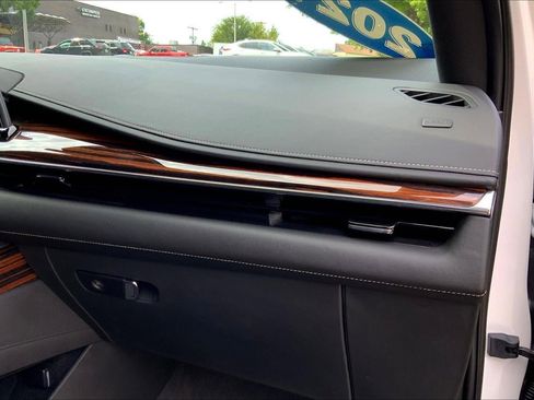 Used 2021 Cadillac Escalade ESV Premium Luxury w/ Driver Assist Tech Package AWD/4WD image 15