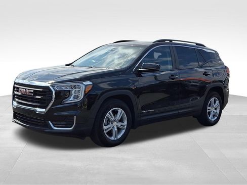 Used 2022 GMC Terrain SLE w/ Driver Convenience Package FWD image 3