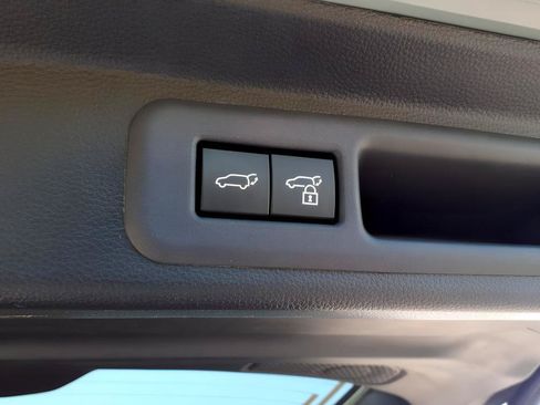 Used 2024 Toyota Sequoia Platinum AWD/4WD image 6