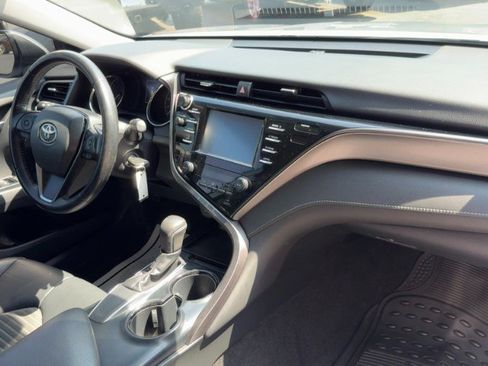 Used 2019 Toyota Camry SE FWD image 15