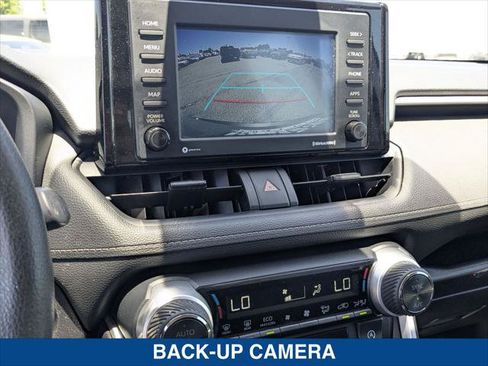 Used 2021 Toyota RAV4 XLE AWD/4WD image 16