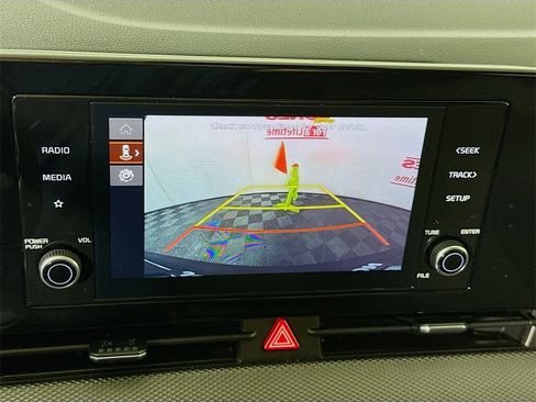 Used 2023 Kia Sportage LX image 5