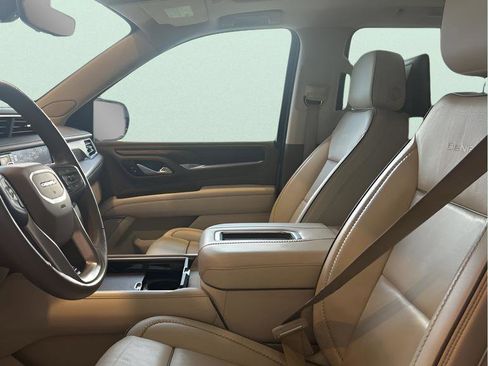 Used 2022 GMC Yukon XL Denali w/ Denali Ultimate Package image 7