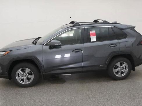 Certified 2025 Toyota RAV4 XLE image 40