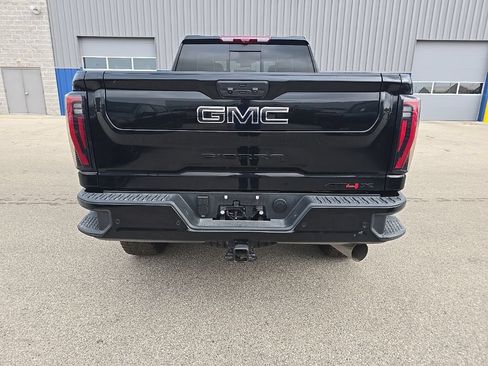Used 2026 GMC Sierra 2500 AT4X w/ LPO, Black Badging Package AWD/4WD image 5