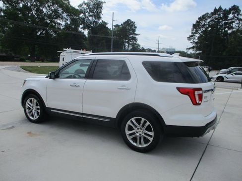 Used 2016 Ford Explorer Limited image 9
