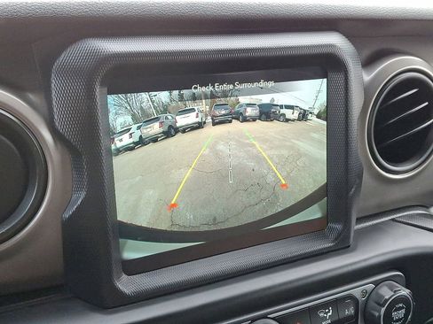 Used 2020 Jeep Wrangler Unlimited Sport S w/ Sun And Sound Package image 15