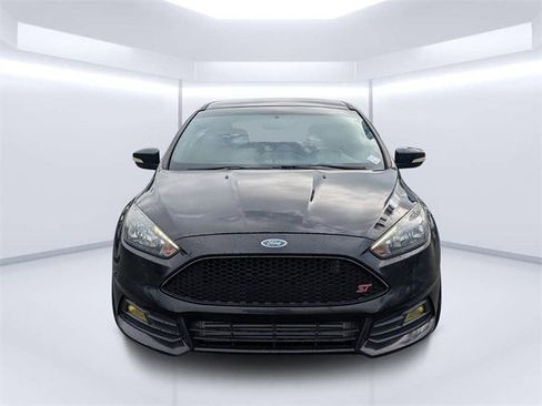 Used 2017 Ford Focus ST image 8